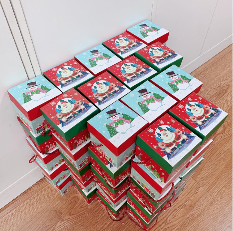 暖心冬日，圣誕有禮，金鷹祝您平安喜樂！